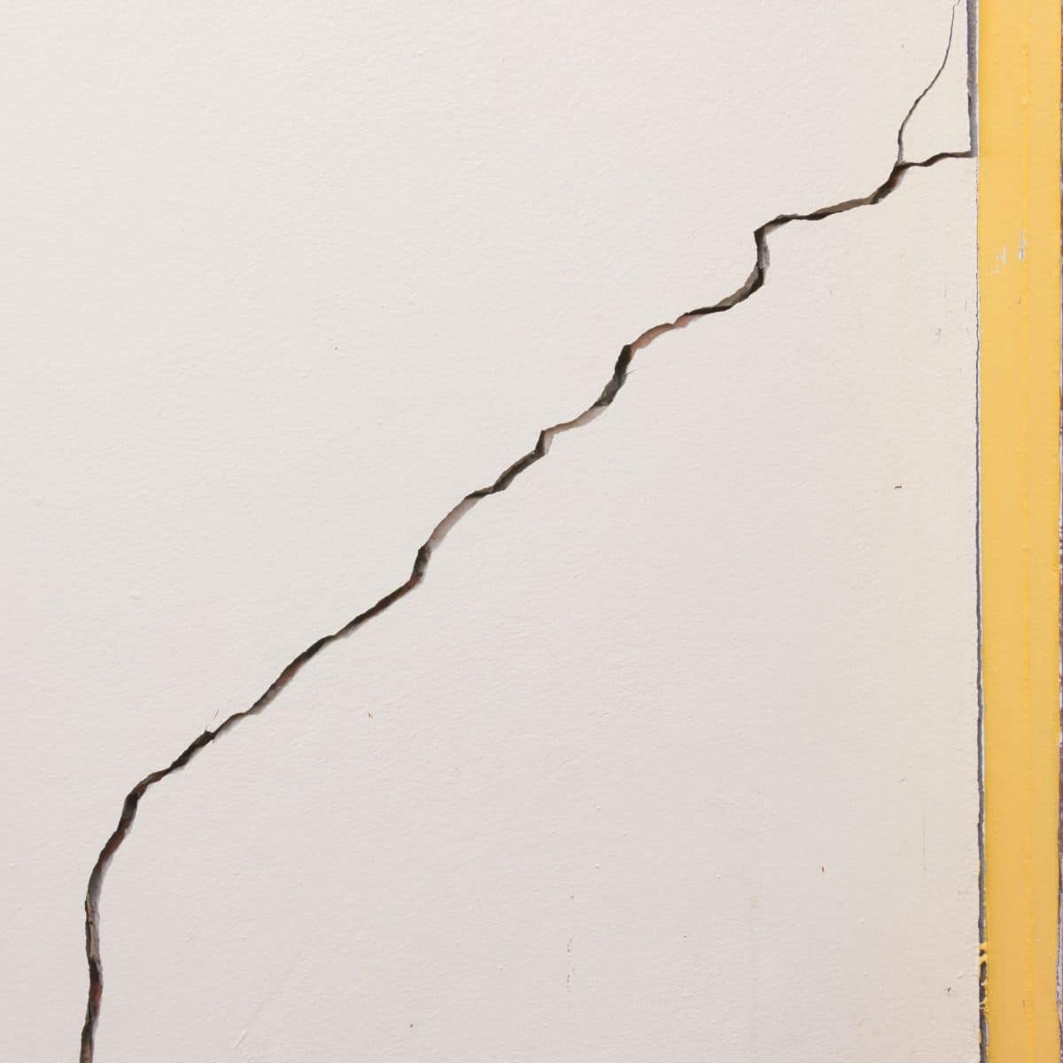 Image showcasing The DIY Home Foundation Inspection Checklist | G.L. Hunt Foundation Repair